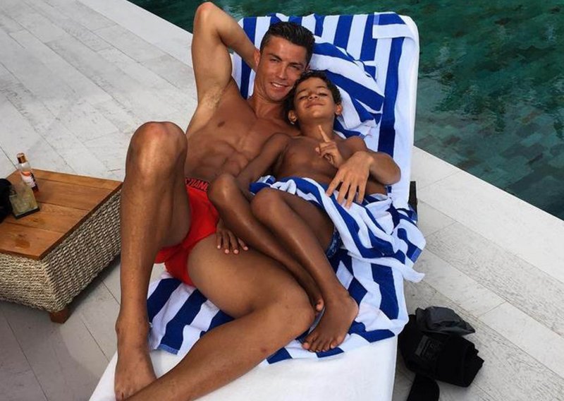 Zna se cijena koju će Ronaldo platiti za svoje blizance
