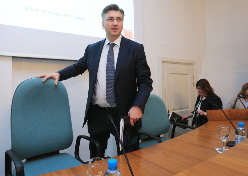 Plenković: Vrata su otvorena onom tko na izborima misli podržavati nekog van HDZ-a