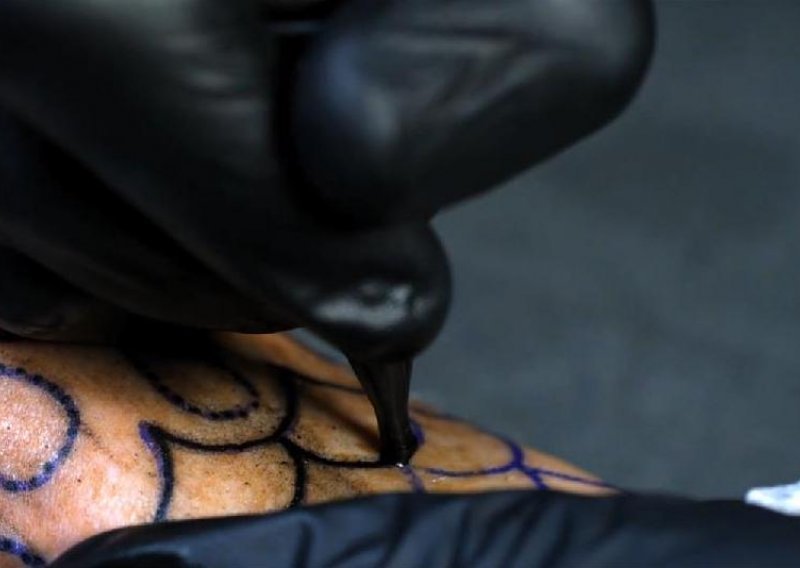 Evo kako zapravo izgleda tetoviranje