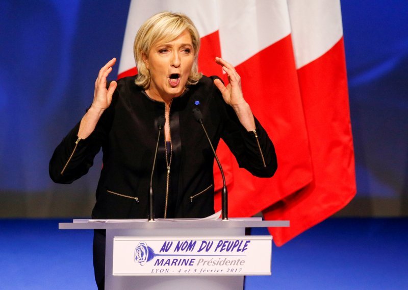 Le Pen odbila staviti maramu na glavu i otkazala sastanak s velikim muftijom