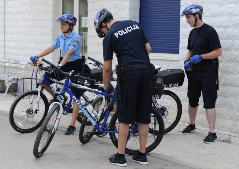 Policajci će u ophodnje na biciklima