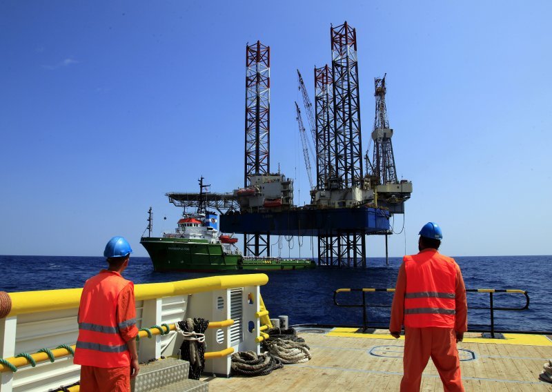 'Ako se dokaže da imamo zalihe nafte, bili bi mirni 60 godina'