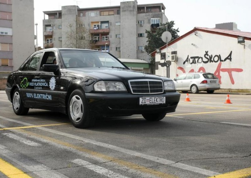 Zadarski učenici napravili električni Mercedes