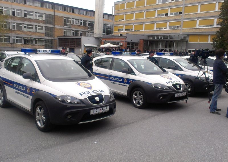 Policiji nikad dosta automobila: Stiglo 80 Seat Altea!