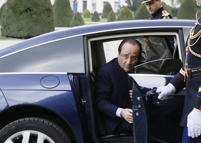Hollande je 'gol' i 'osuđen na promjene'