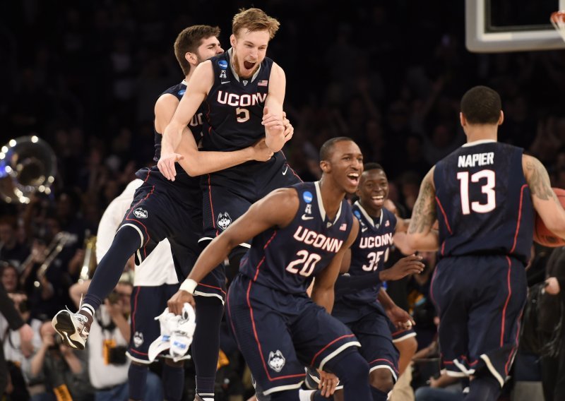 Connecticut i Kentucky na Final Fouru