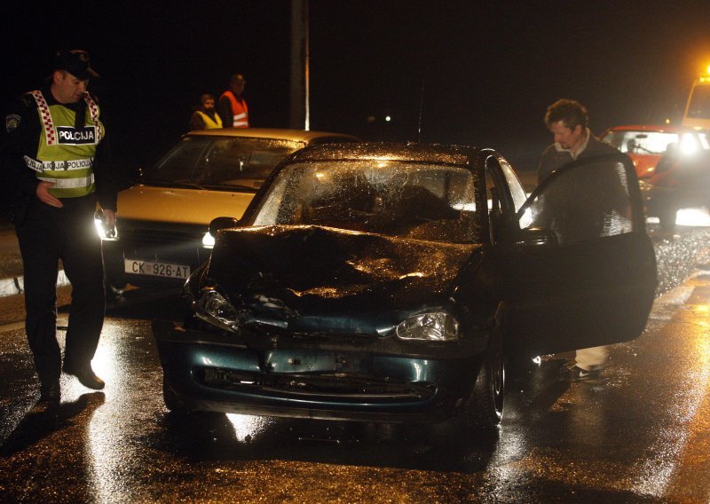 U lančanom sudaru ozljeđeno pet osoba