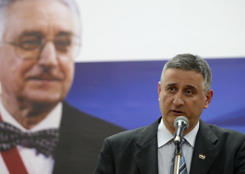 Karamarko: Zabranit ću zvijezdu petokraku