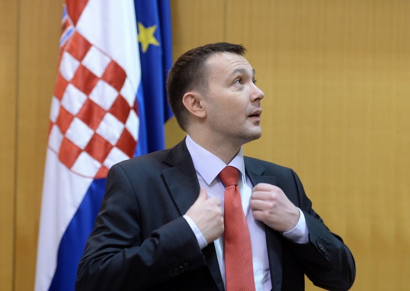 Baukovo upozorenje: Tko neće glasati protiv Marića, leti iz SDP-a