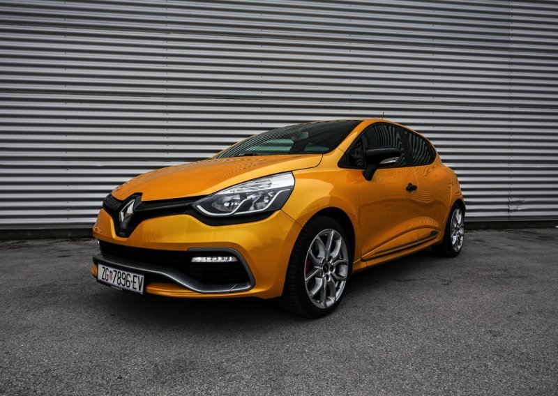 Renault Clio RS 200 EDC - i huligani odrastu