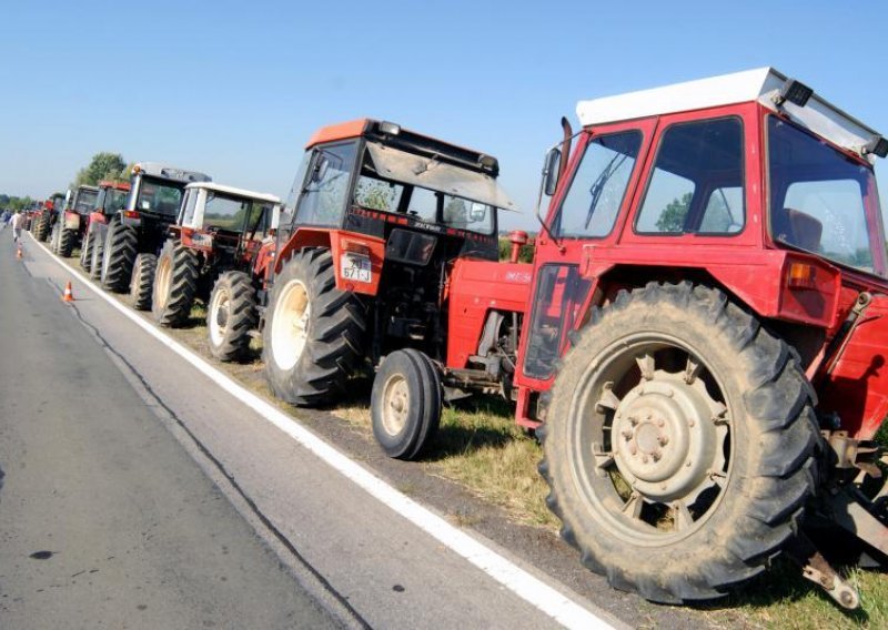 Seljaci iz BiH blokirali prijelaz Orašje - Županja