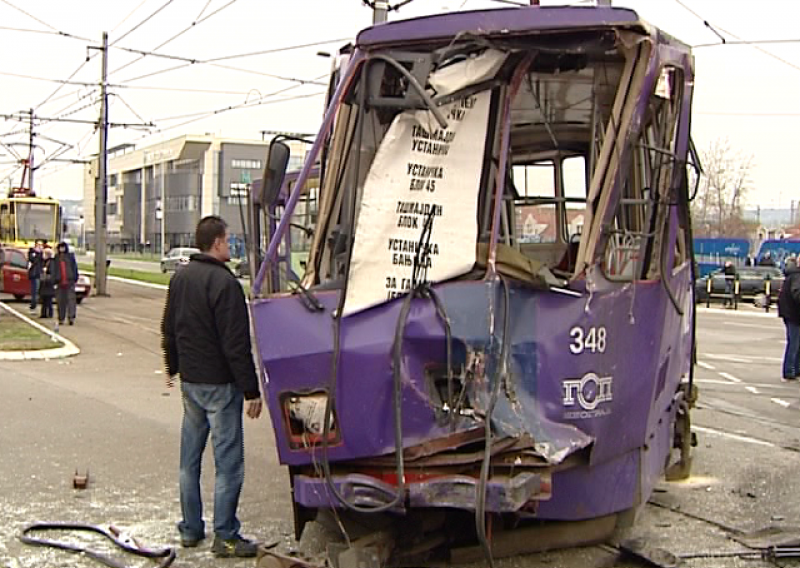 U sudaru dva tramvaja i kamiona 20 ozlijeđenih