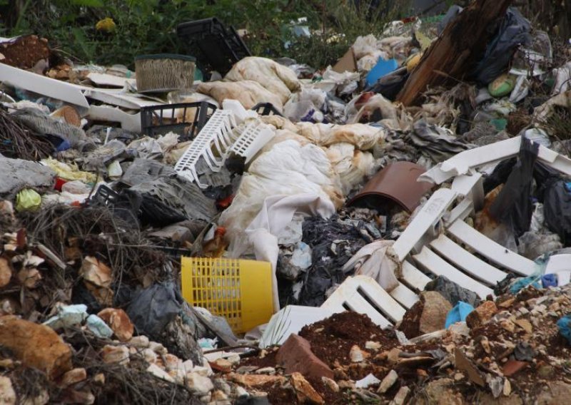 Makarsko smeće odneseno na 'tajno odlagalište'