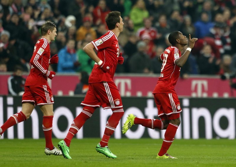 Mandžo zabio i asistirao, Bayern unakazio Schalke