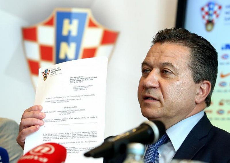 HNS opozvao licence 'lokosima' i HD-u, ali...