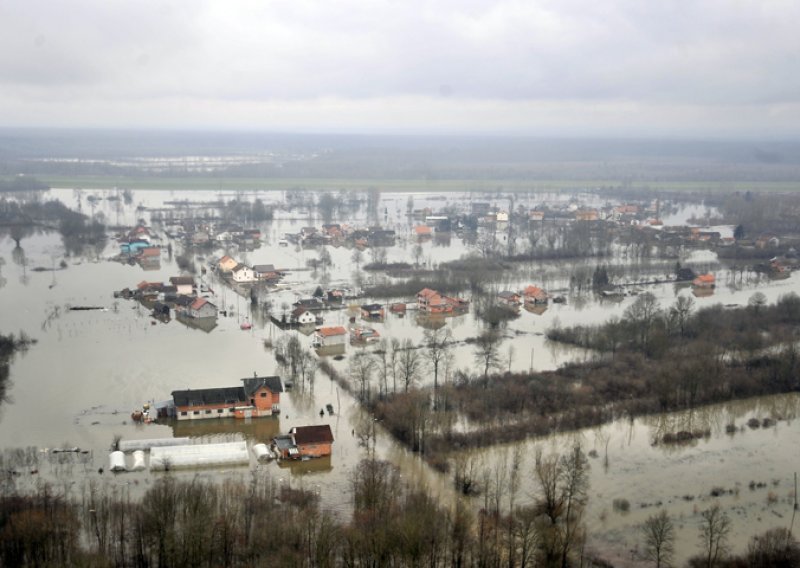 Poplave na sisačkom području - i dalje kritično