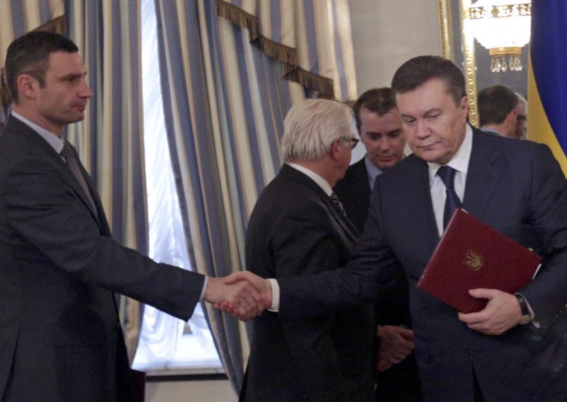 Sikorski: Potpišite sporazum ili ćete biti mrtvi!