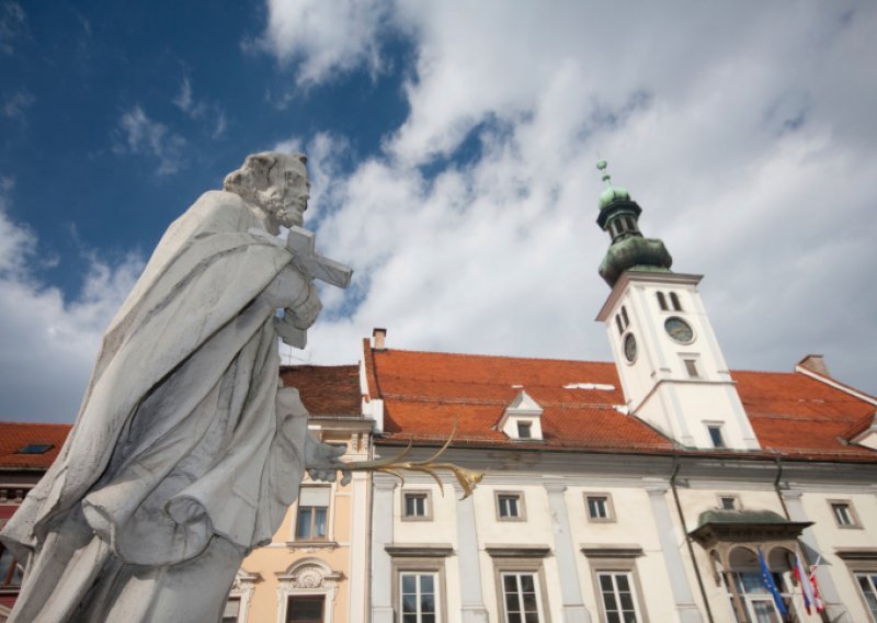 Bivši mariborski nadbiskup mešetario dionicama?