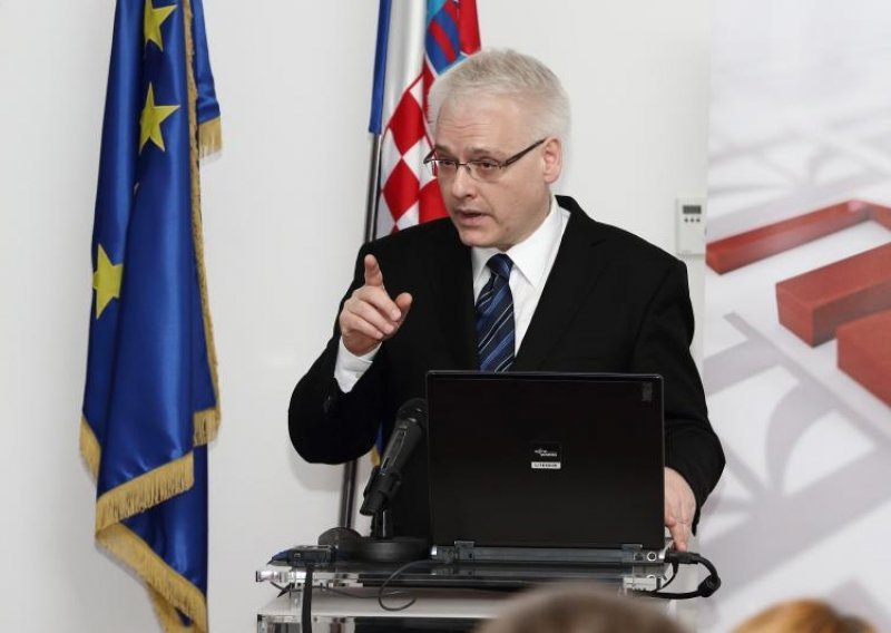 Josipović otkrio što ga veže s odvjetnikom obitelji Šitum