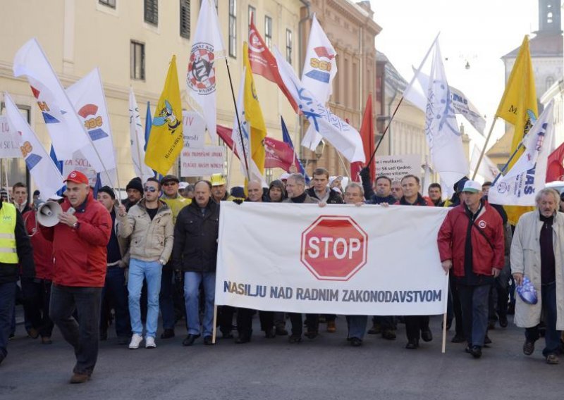 Opći štrajk u potpunosti podržava 28,4 posto građana, protiv 28,6 posto!