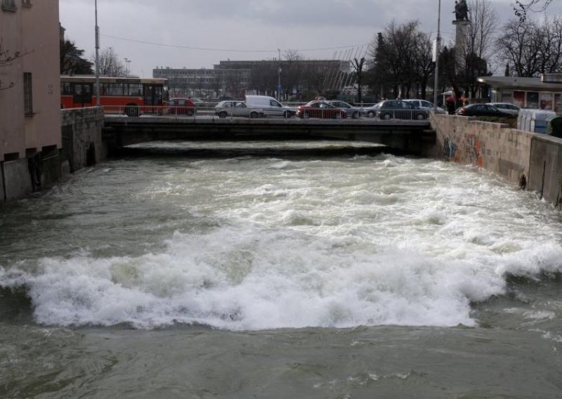 Slovenija: Porast vodostaja rijeka do kraja tjedna