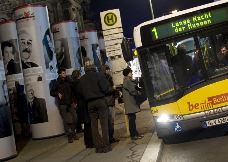 Nijemci traže 16.000 vozača buseva, javite im se