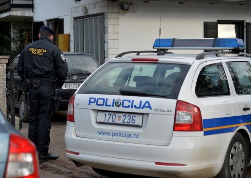 Uhićena četiri policajca iz Odjela za droge!