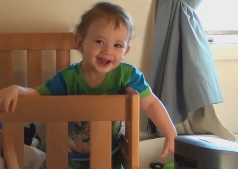 Da, i usisivači nasmijavaju bebe do suza