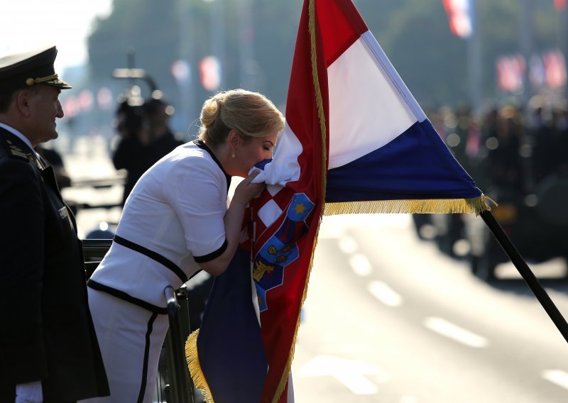 Izbacila Tita, zaboravila mlade, nanizala gafove otkako nema Milanovića