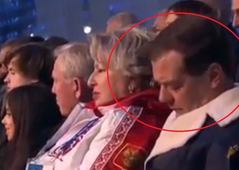 Ruski premijer zaspao za vrijeme otvorenja Igara?