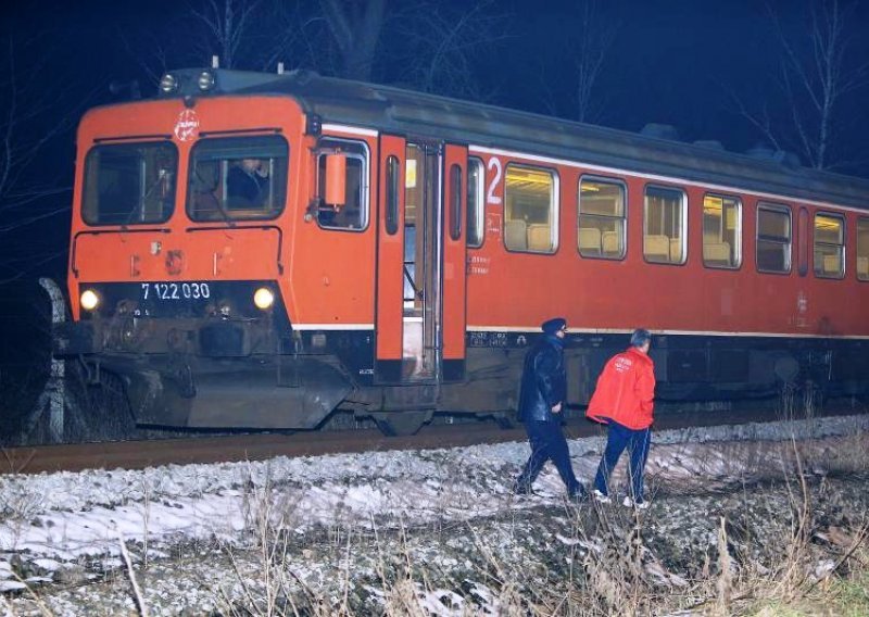 Pod vlakom u Osijeku poginuo muškarac