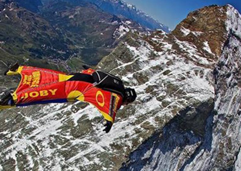 Wingsuit skakač Joby Ogwyn skočit će s vrha Mount Eve­rest