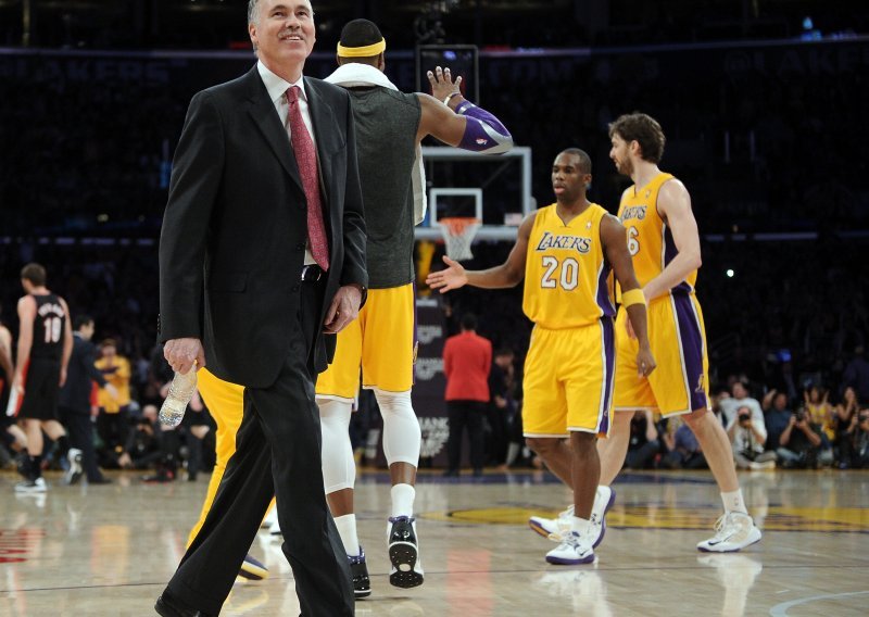 Lakersi pobijedili po pravilu koje nitko ne zna