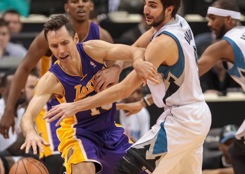 Vratio se Steve Nash, Lakersi opet izgubili