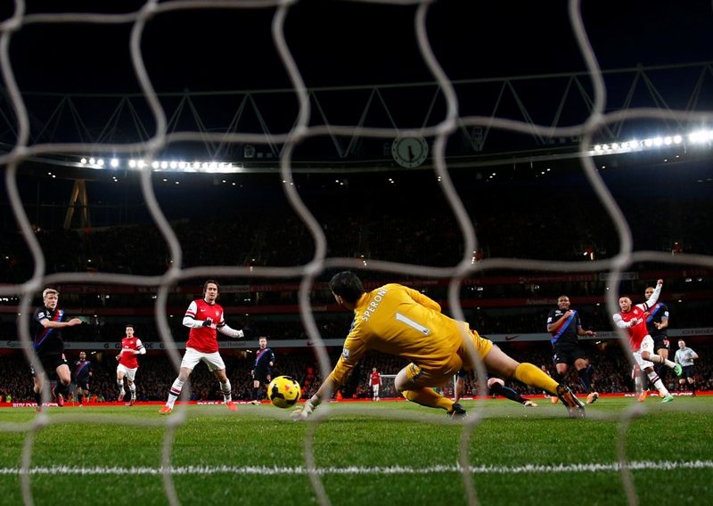 Arsenal sigurnom pobjedom opet na vrhu Premiershipa