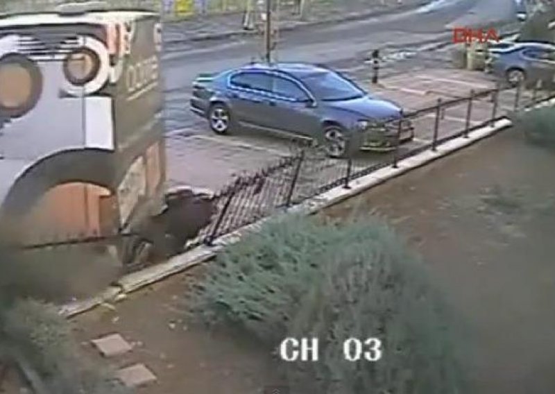 Pregazio ga autobus i nije mu bilo ništa