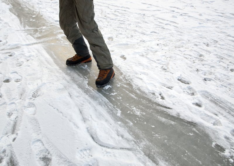 Kako hodati po ledu i ne polomiti kosti