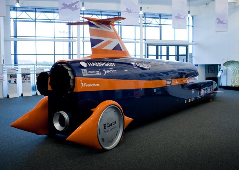 Bloodhound SSC: prvi auto brži od 1000 milja na sat!