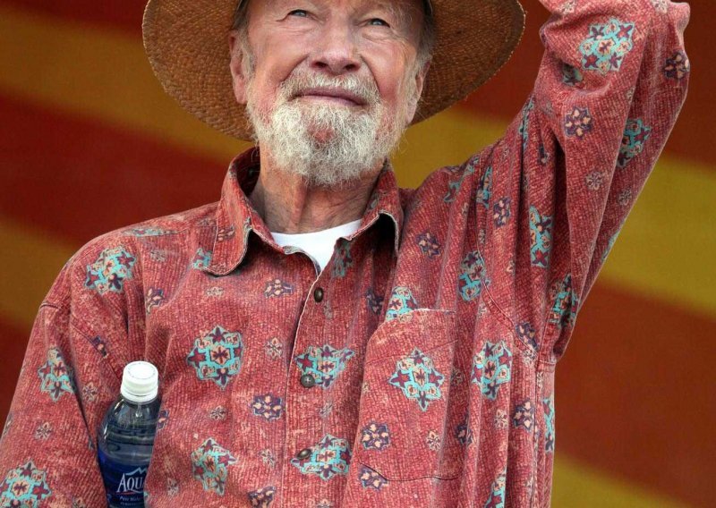 Umrla američka folk legenda Pete Seeger