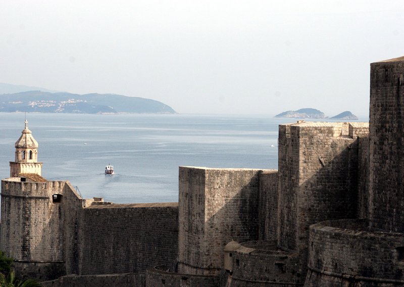 Sud odbacio tužbu Vlahušića, Bogdanovića i Barača zbog dubrovačkih zidina