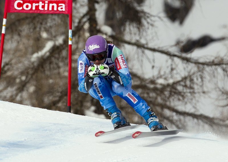 Tina Maze došla do prve pobjede u sezoni