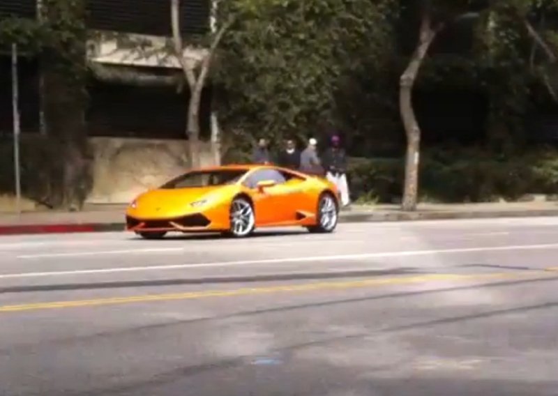Opa, novi Lambo Huracan viđen kako juri po ulicama!