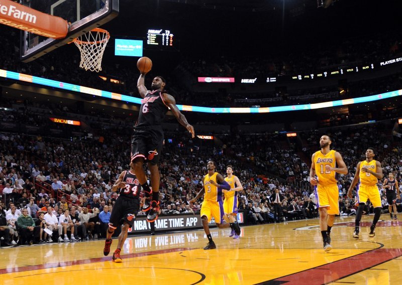 LeBron spasio Miami blamaže od Lakersa, čudesni Portland!