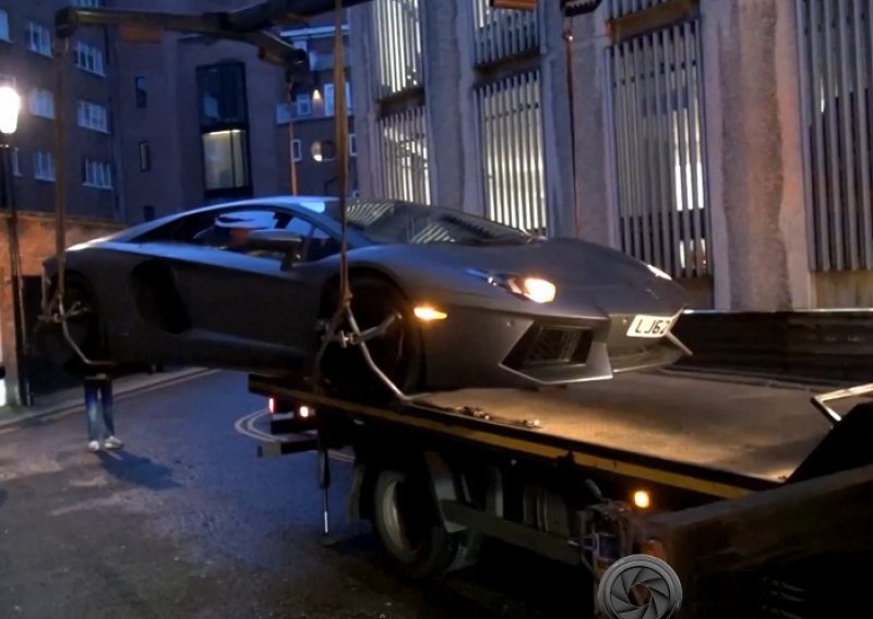 Pauku je svaki auto isti pa makar bio Aventador