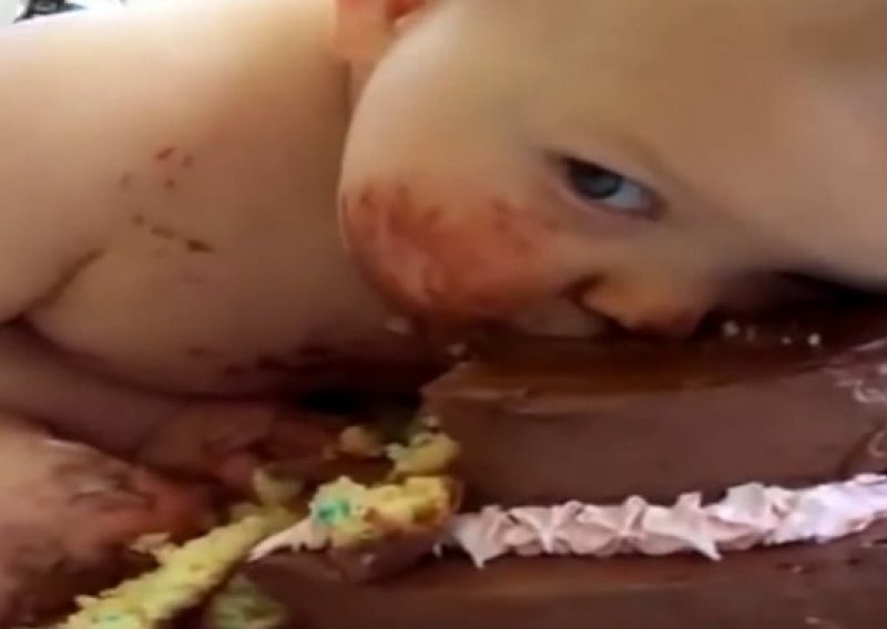 Ove bebe stvarno vole čokoladu