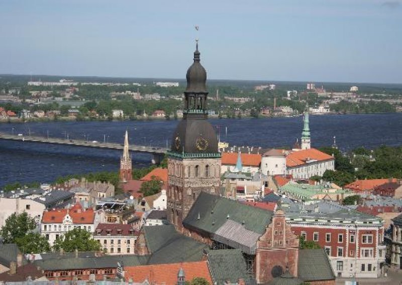 Latvijski guverner osumnjičen za primanje 100.000 eura mita