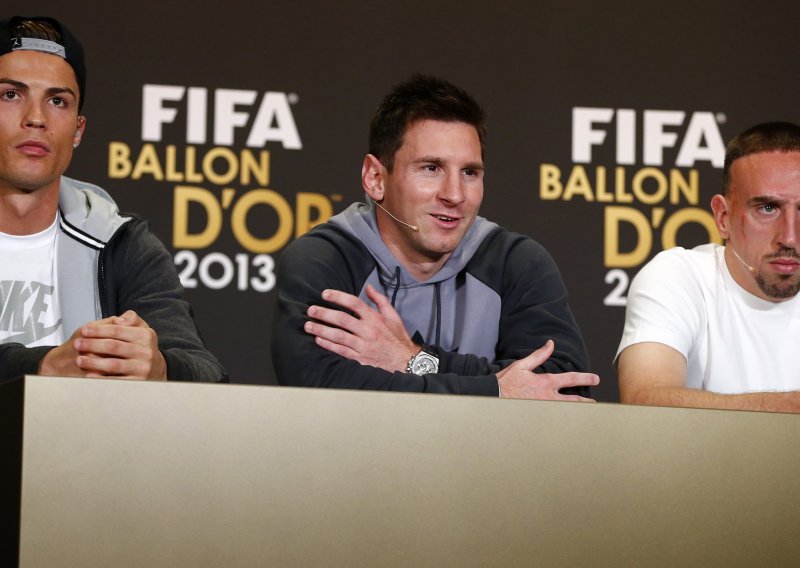 Ronaldo dobio Zlatnu loptu i zaplakao