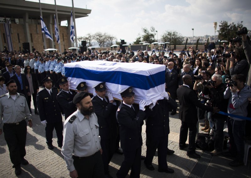 Pokopan Ariel Sharon