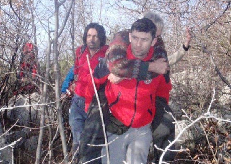 HGSS-ovci na leđima nosili planinara niz Velebit