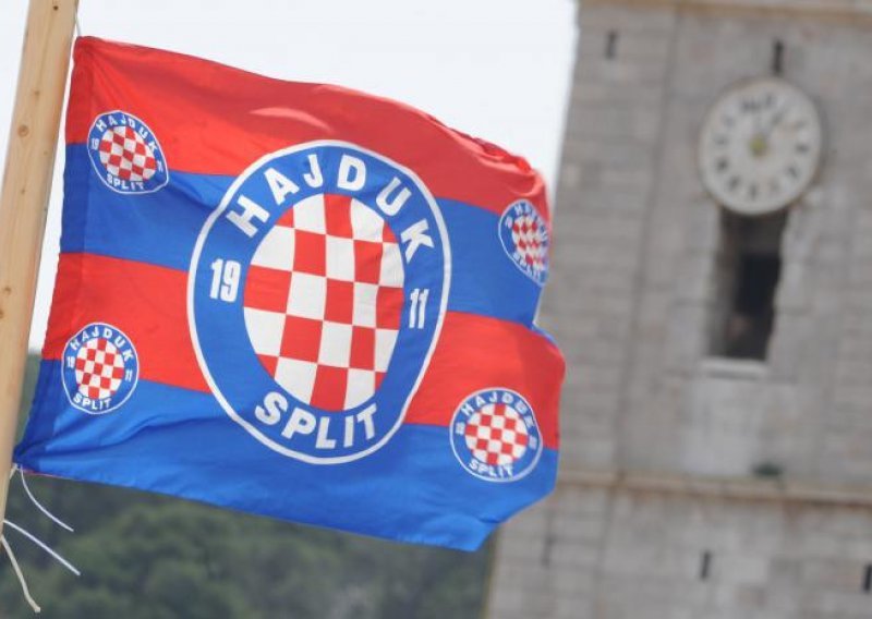 Spomenica za bebe - članove Hajduka